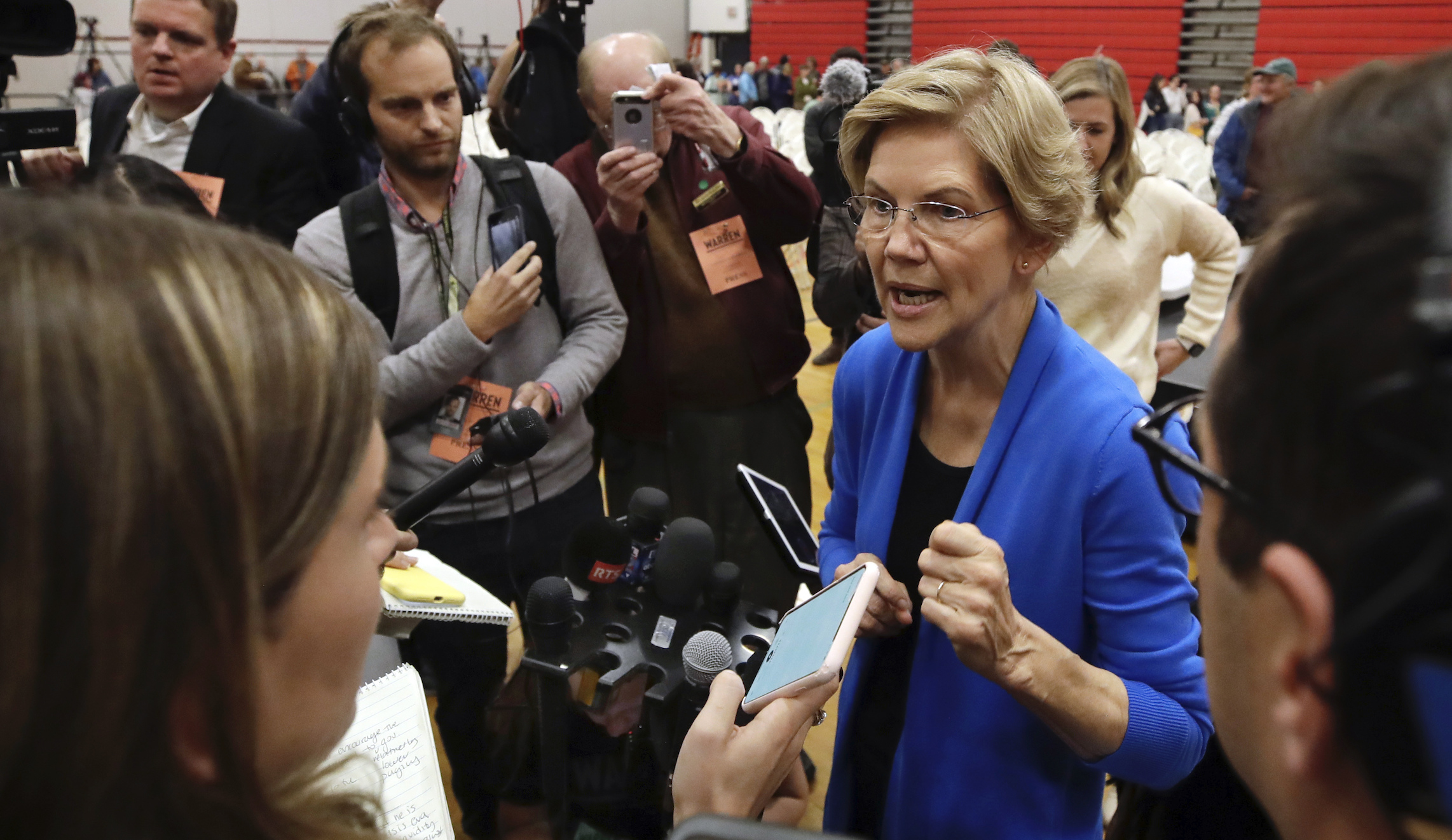 Warren campaign blurs Lexus logo out of ad highlighting middle-class struggles