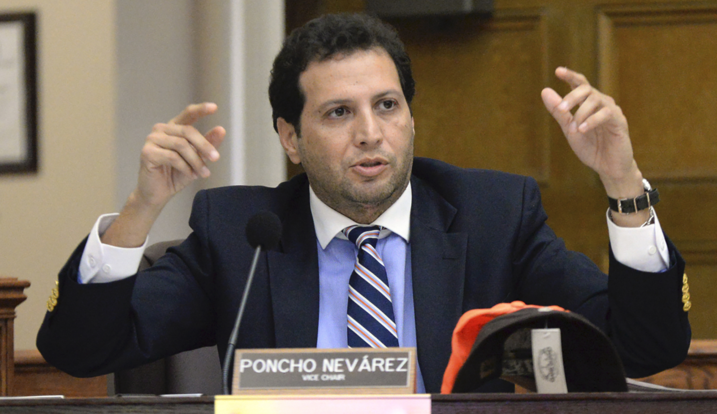 Texas lawmaker faces charges after dropping envelope with four bags of cocaine at airport