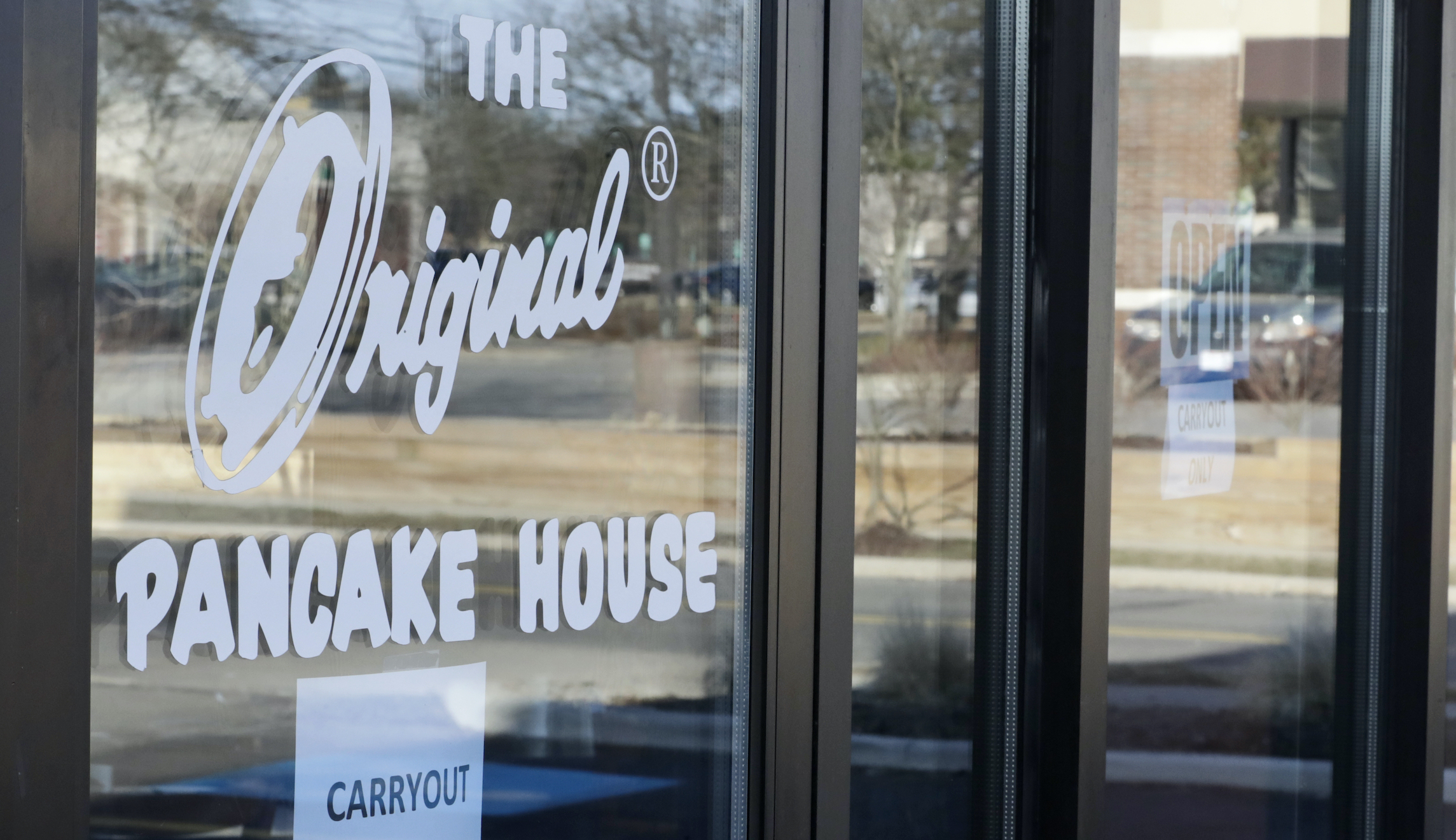 Ohio gives restaurants the green light to resume dining this month