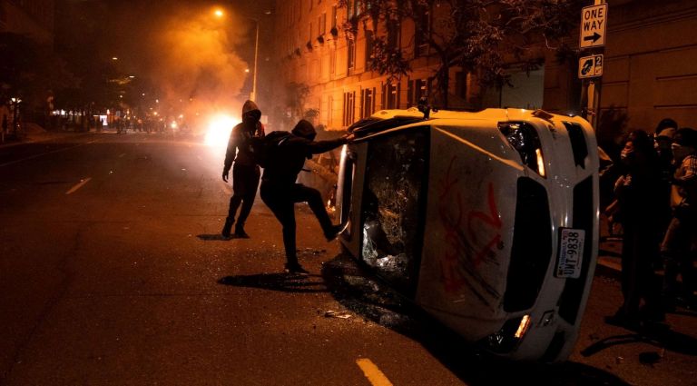 White House aides battle over response to riots