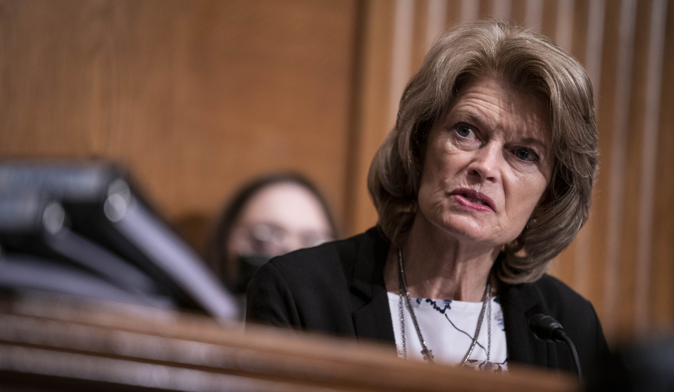 Lisa Murkowski trails GOP challenger: Poll