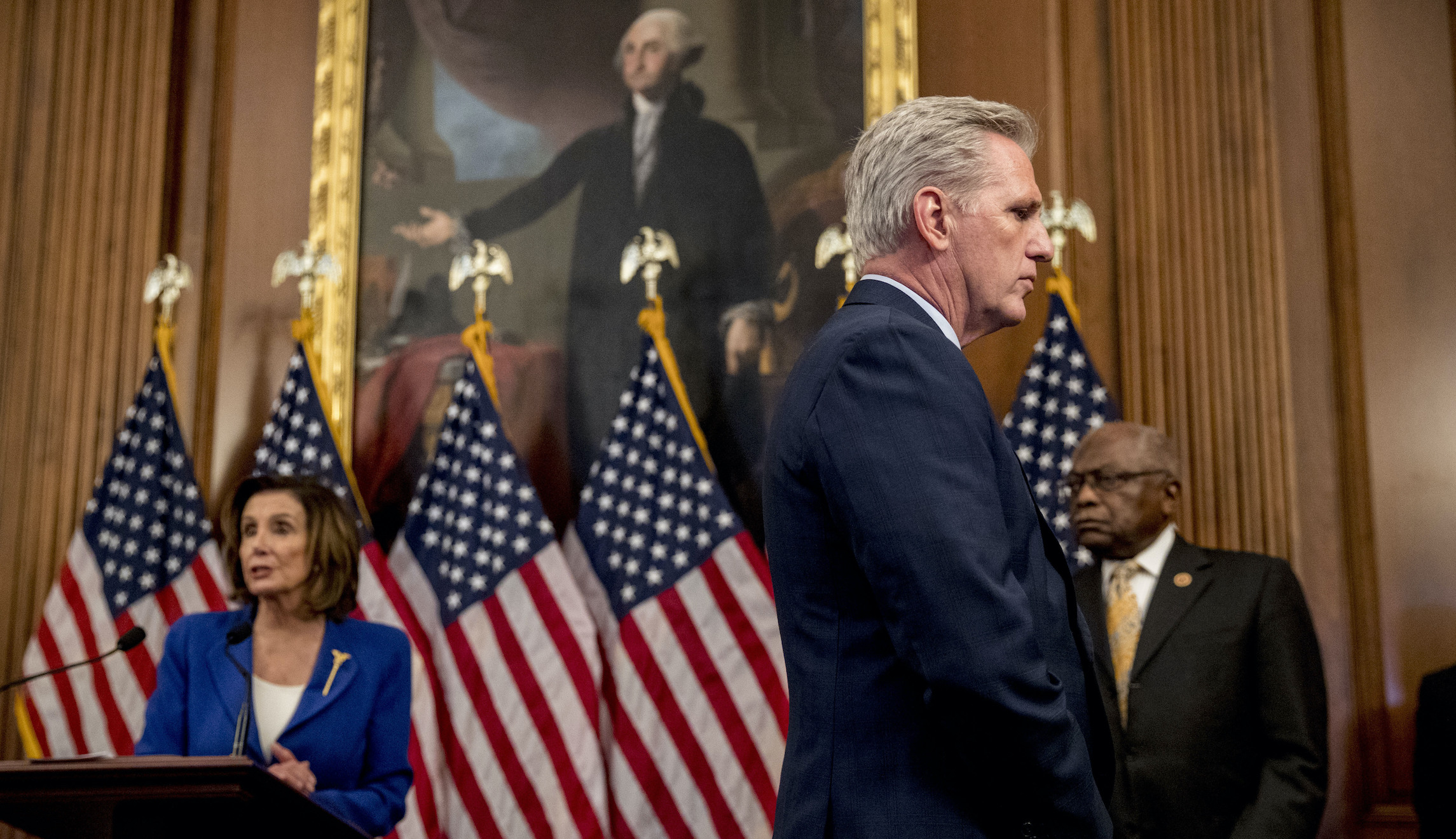 Pelosi slams McCarthy over statue desecration charges