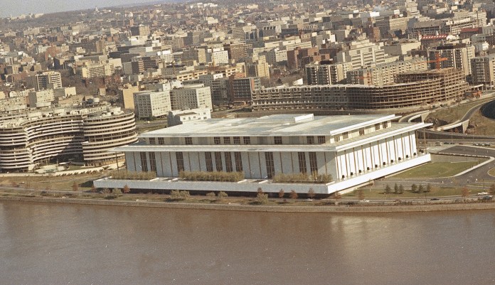 Kennedy Center displays lights in Ukrainian colors and plans to perform its anthem