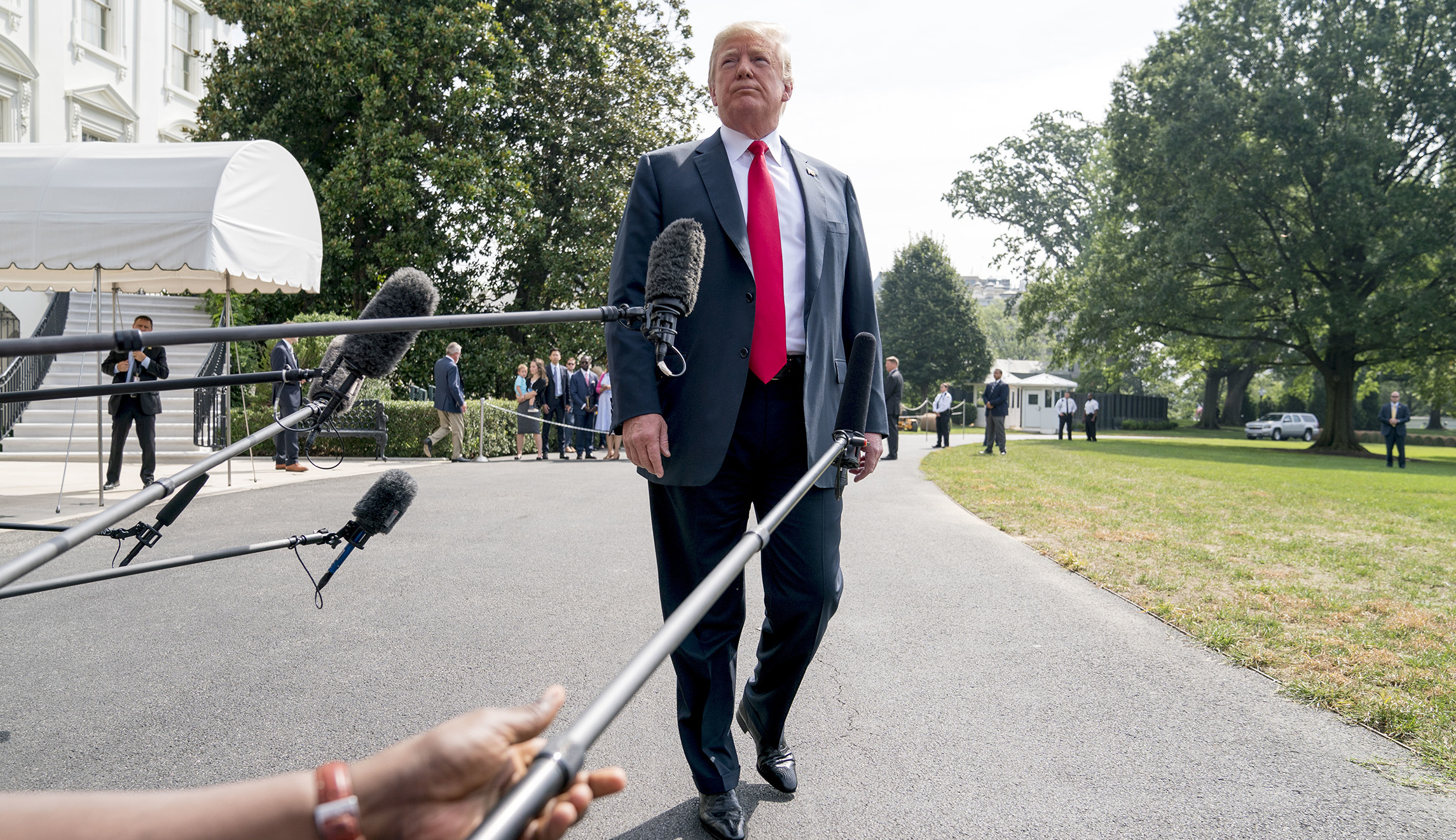 Trump refuses to discuss Paul Manafort pardon