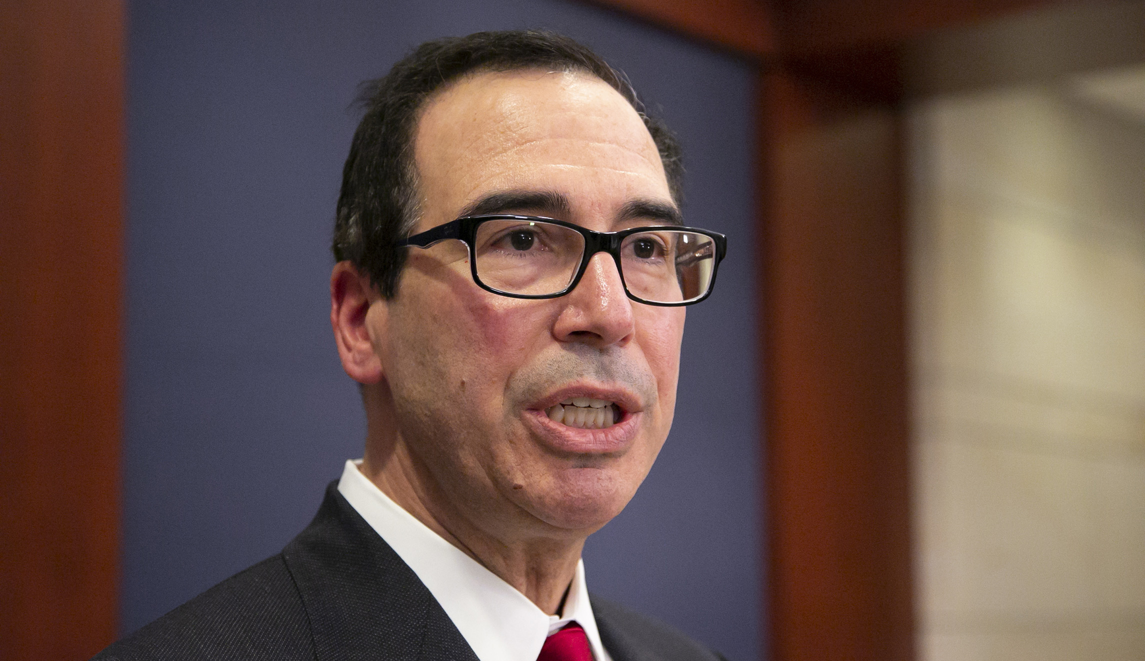 Mnuchin privately urges GOP lawmakers not to vote with Democrats on Russia sanctions measure