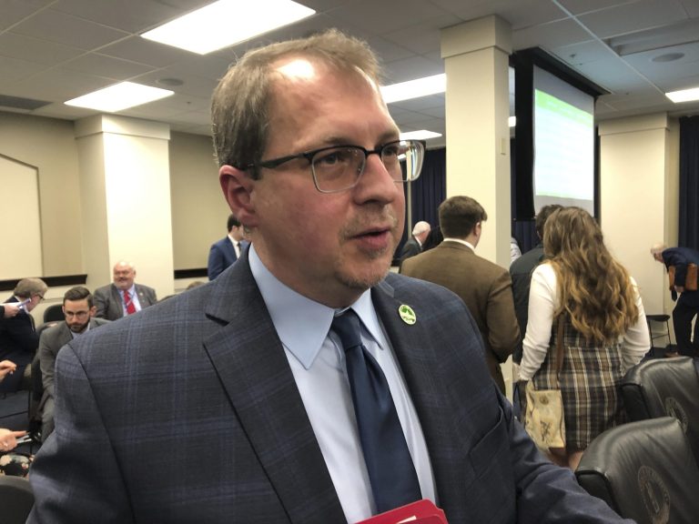 Kentucky House members call for end to extra unemployment benefits