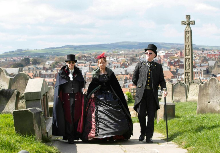 UK Dracula event smashes ‘vampiric’ world records