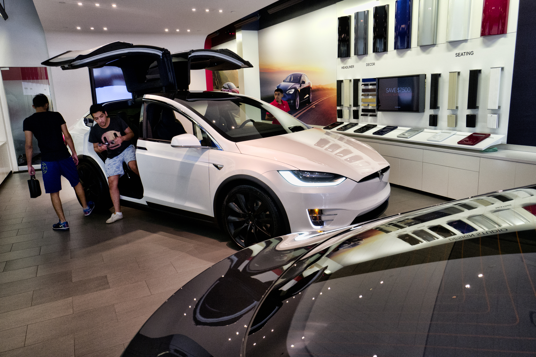 German electric vehicle sales drop after subsidies expire