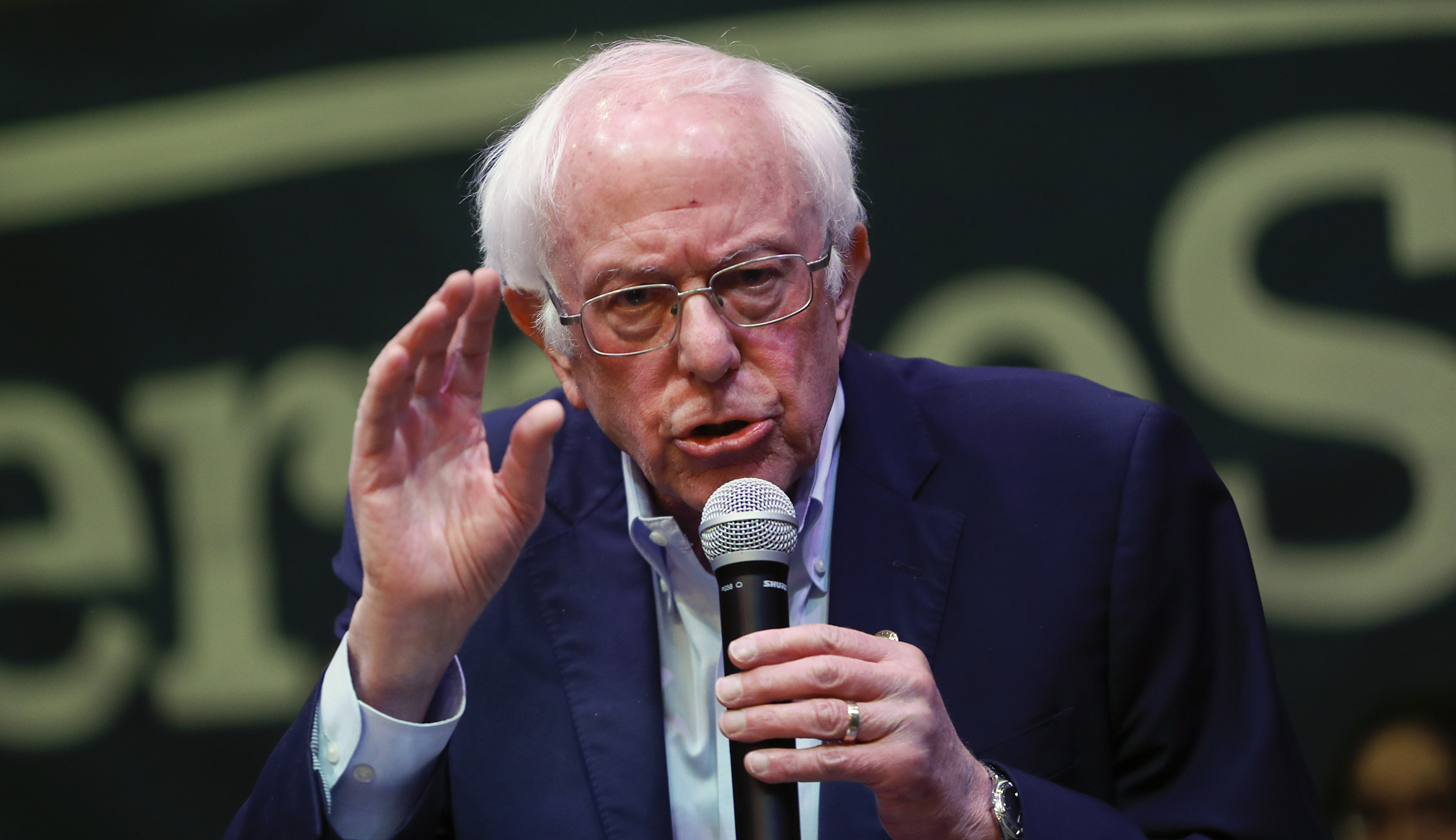 Bernie Sanders baits young people with a concert, provides a neverending left-wing think tank event instead