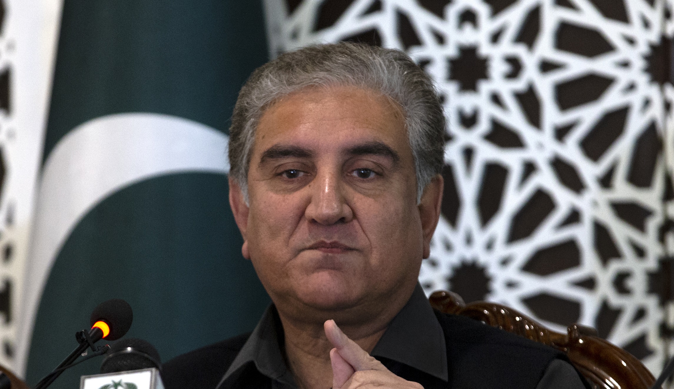 Force Pakistan to close Taliban sanctuaries with a deadline