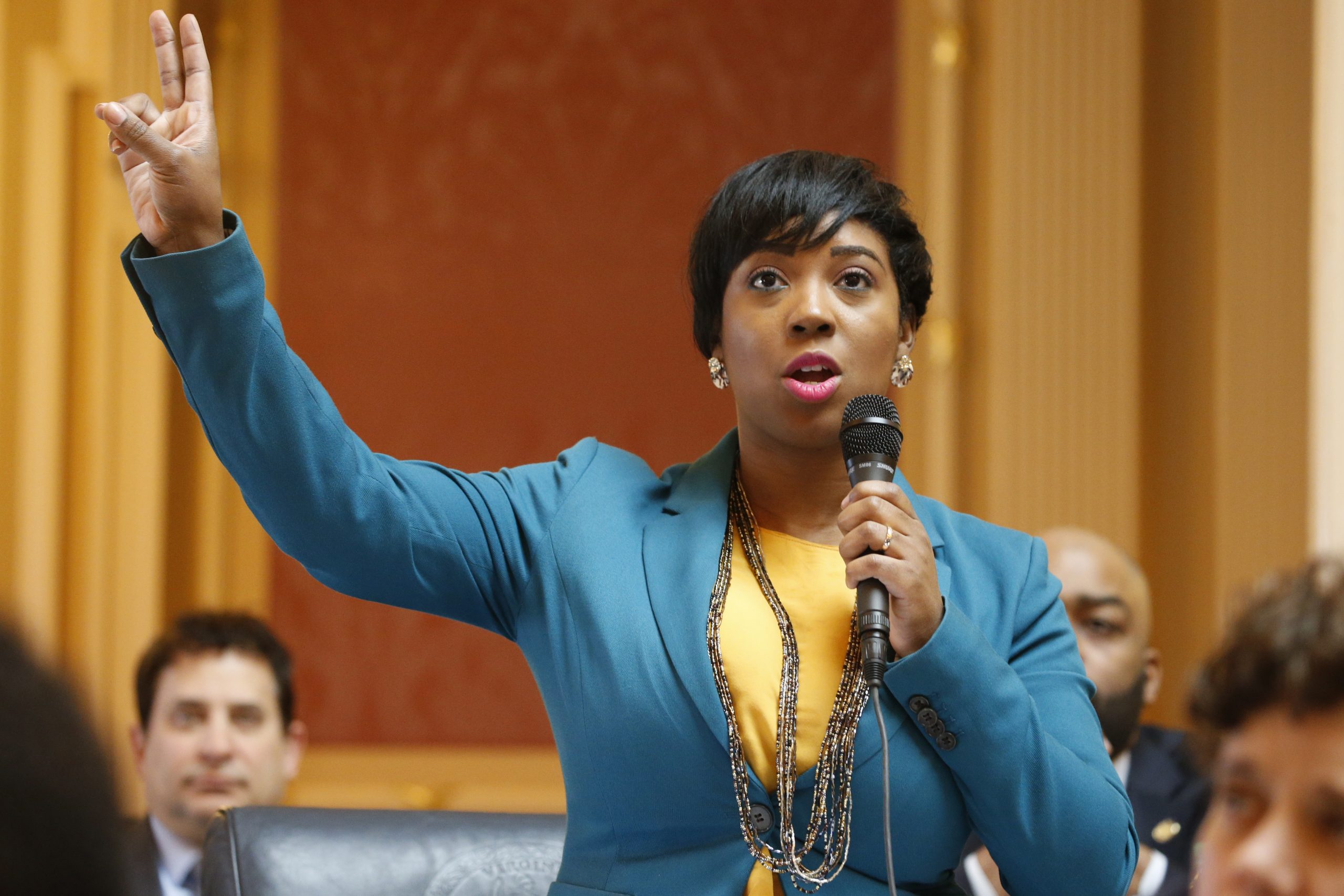 Bills to end qualified immunity and no-knock raids advance in Virginia House
