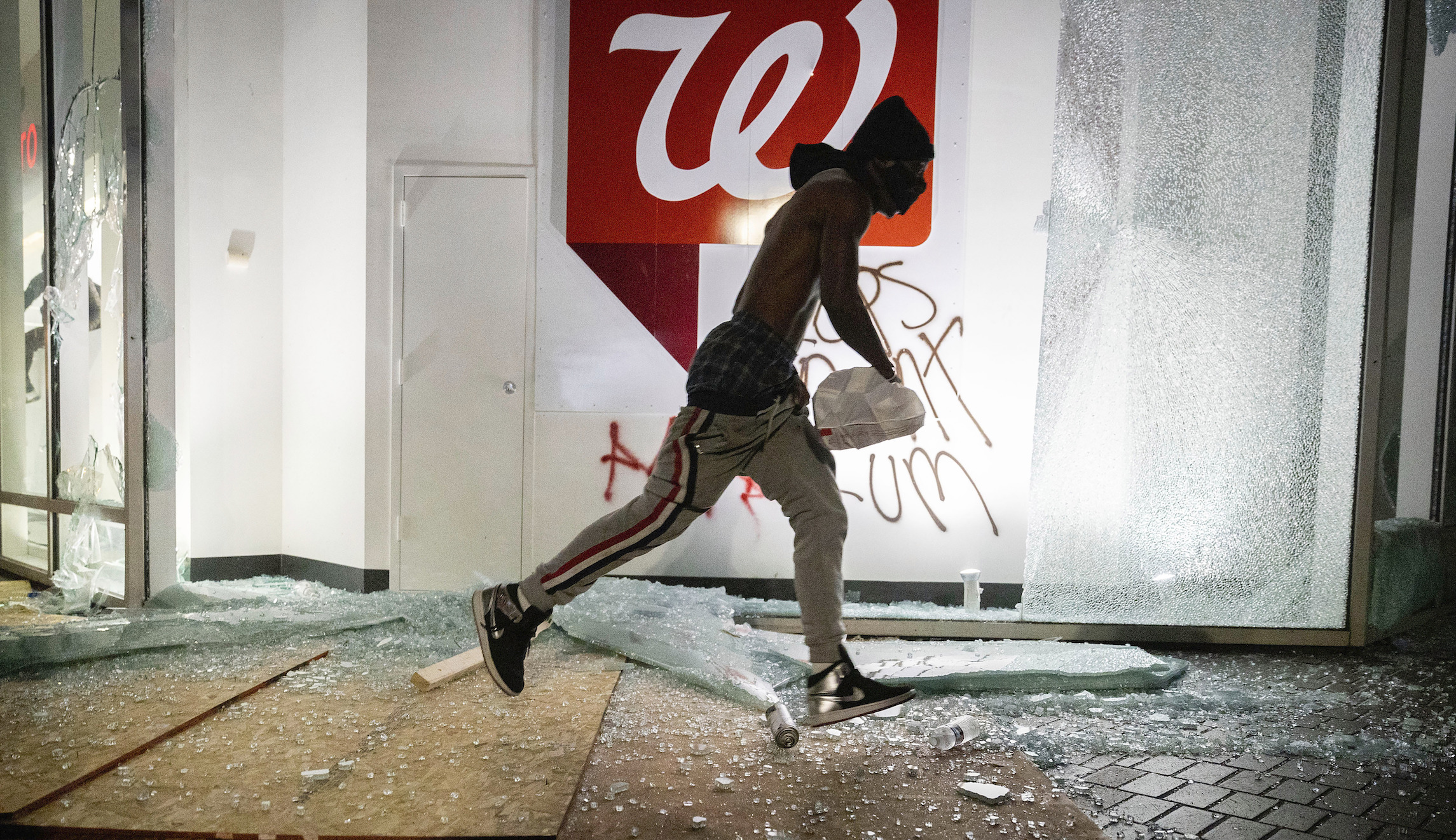 DC police offer rewards up to $1,000 to identify looters in George Floyd protests