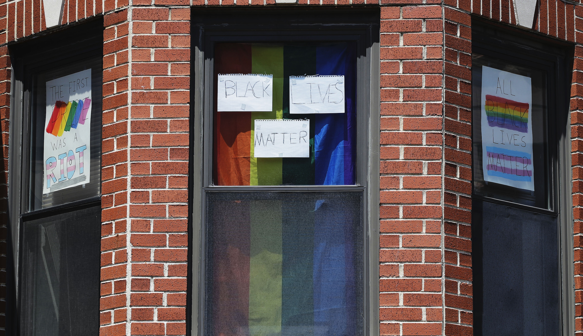 Unsanctioned Pride parade draws thousands in Chicago