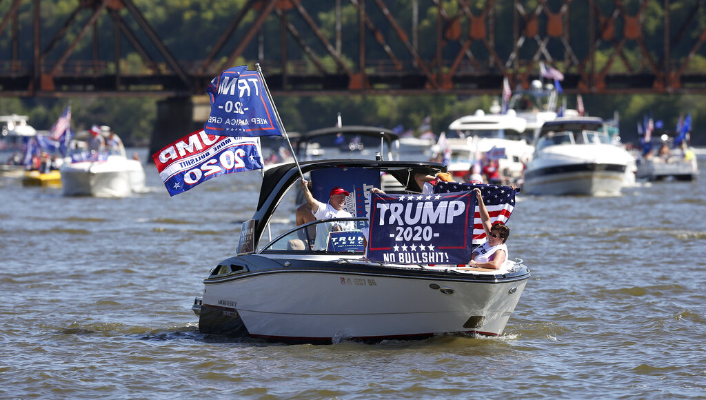 Several boats capsize in Texas parade supporting Trump