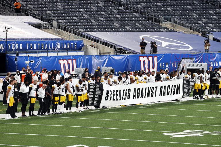 Pittsburgh Steelers kick off season by holding ‘Steelers Against Racism’ banner during national anthem
