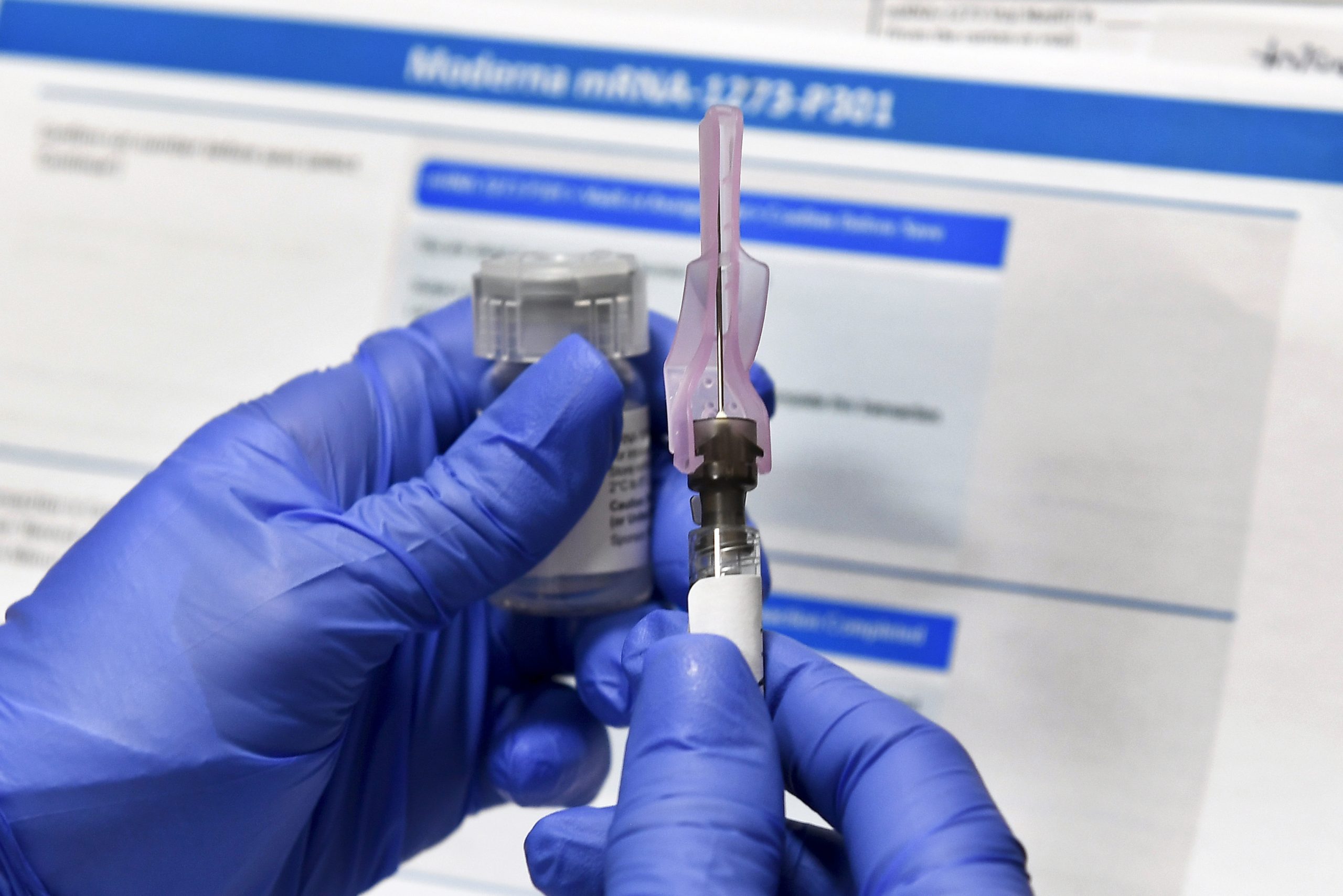 First COVID-19 vaccine arrives in Illinois for distribution Tuesday
