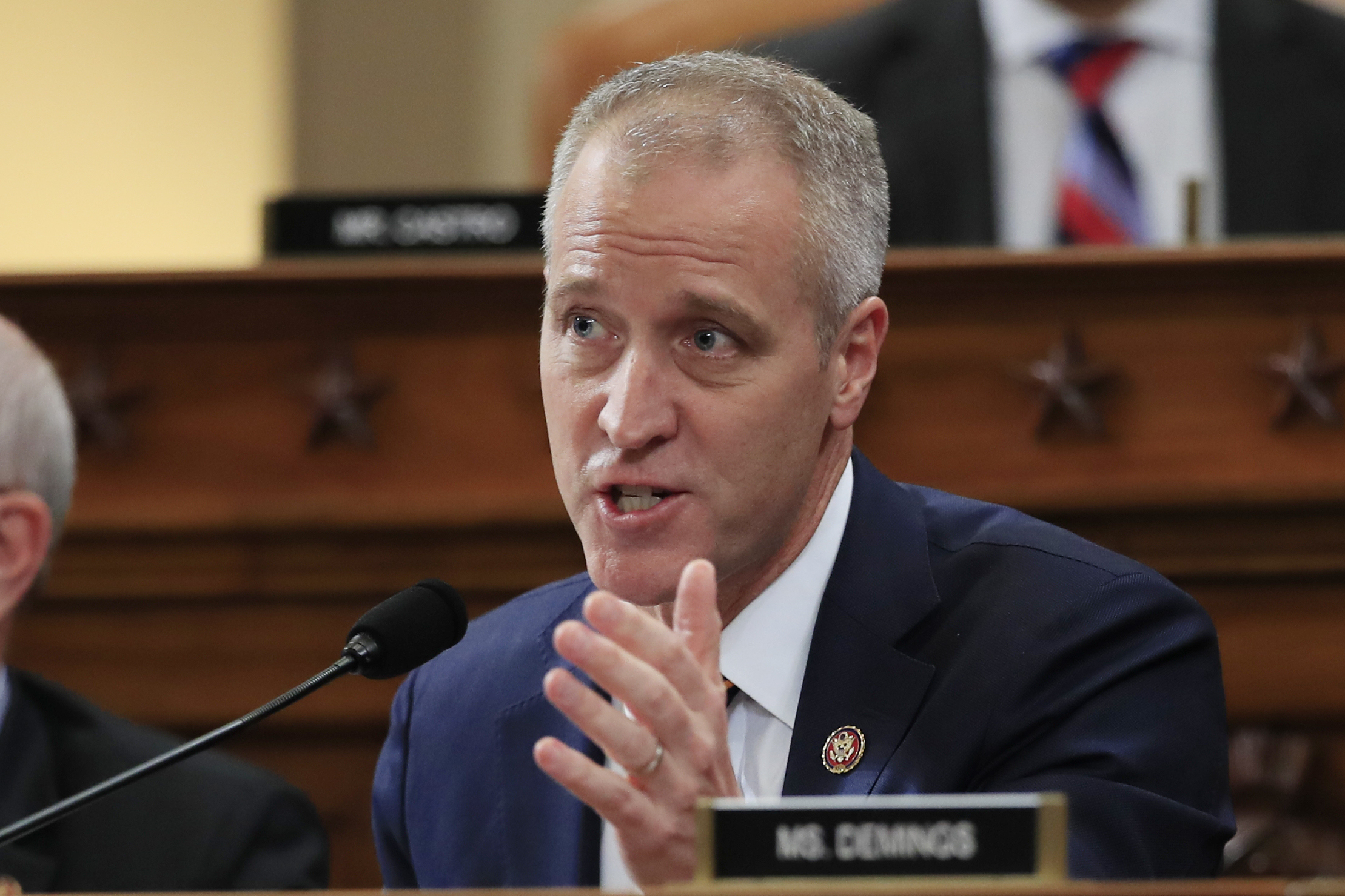 DCCC chief defends Democrats boosting fringe candidates in GOP primaries