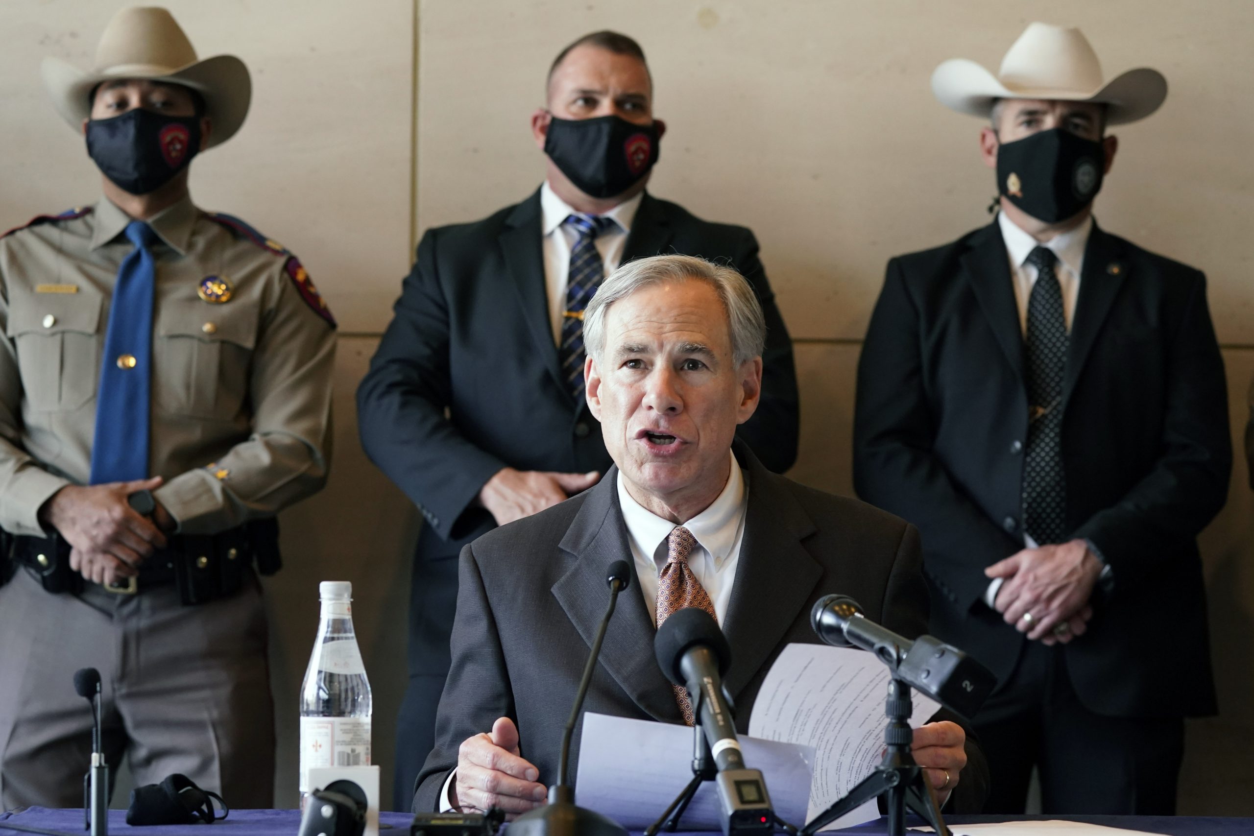 Gov. Greg Abbott says Texas will build its own border wall