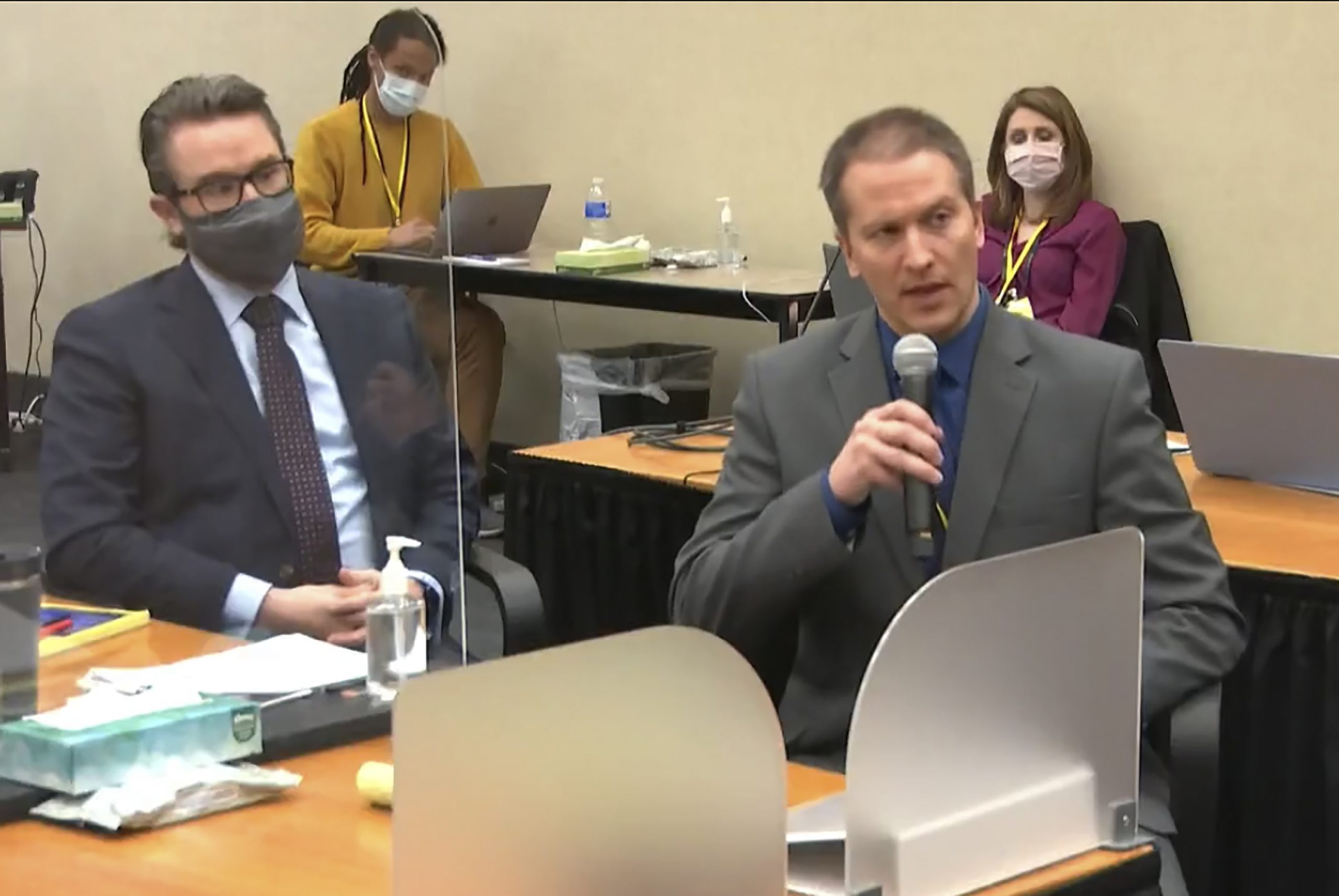 Derek Chauvin requests probation ahead of sentencing