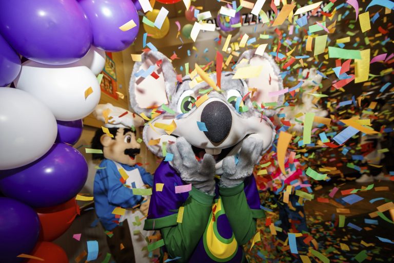 WATCH: Chuck E. Cheese character facing racial discrimination allegations