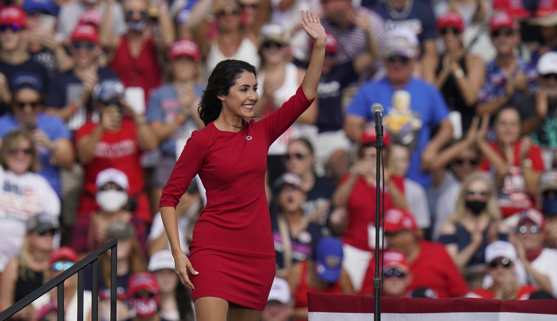Anna Paulina Luna tries to flip Charlie Crist’s former district red