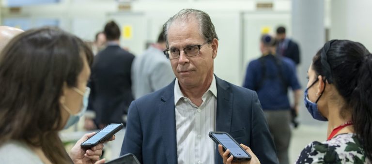 GOP senators tout bipartisan support for rollback of Biden vaccine mandate on private employers