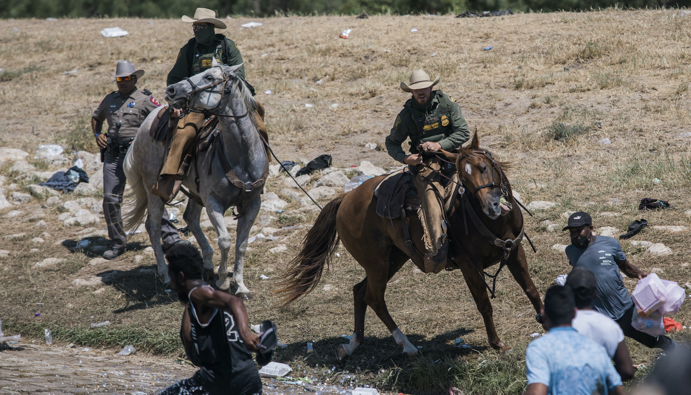 Report on border agents ‘whipping’ Haitian migrants may never appear