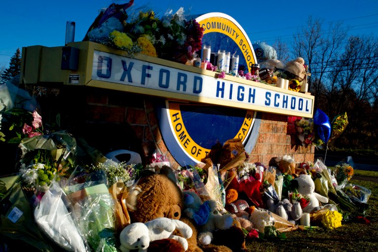Michigan school districts cancel classes in response to threats after deadly shooting