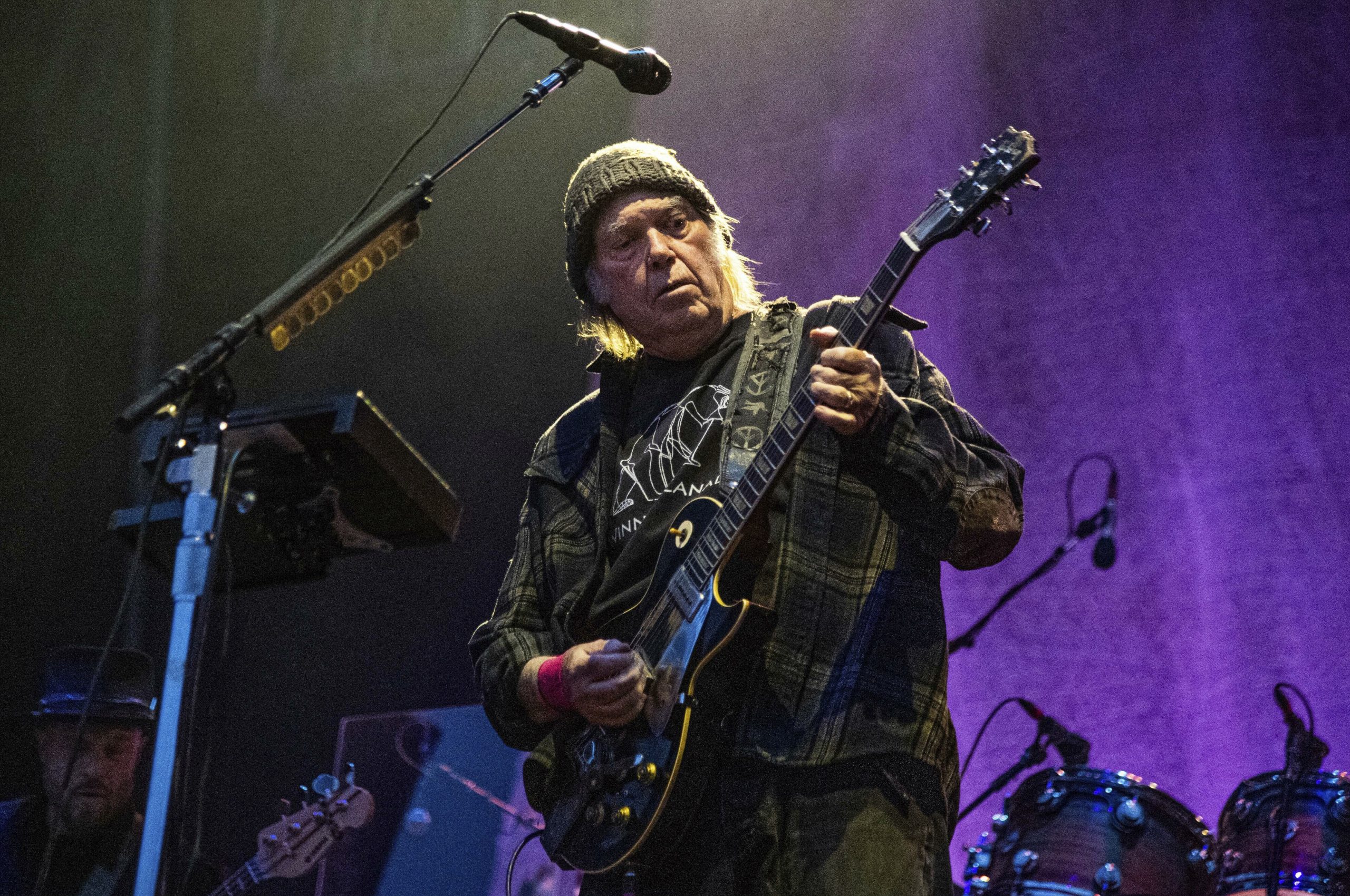 ‘Neil Young Radio’ to debut on SiriusXM after Spotify exit