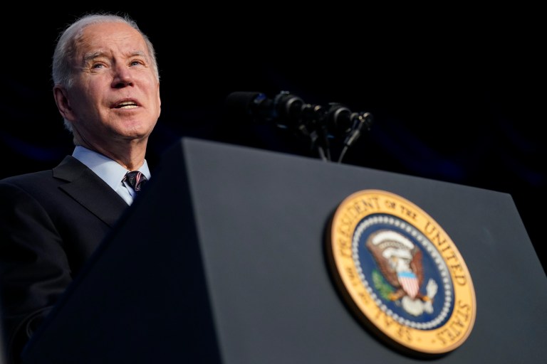 Defiant Biden tells Democrats they can win midterm elections