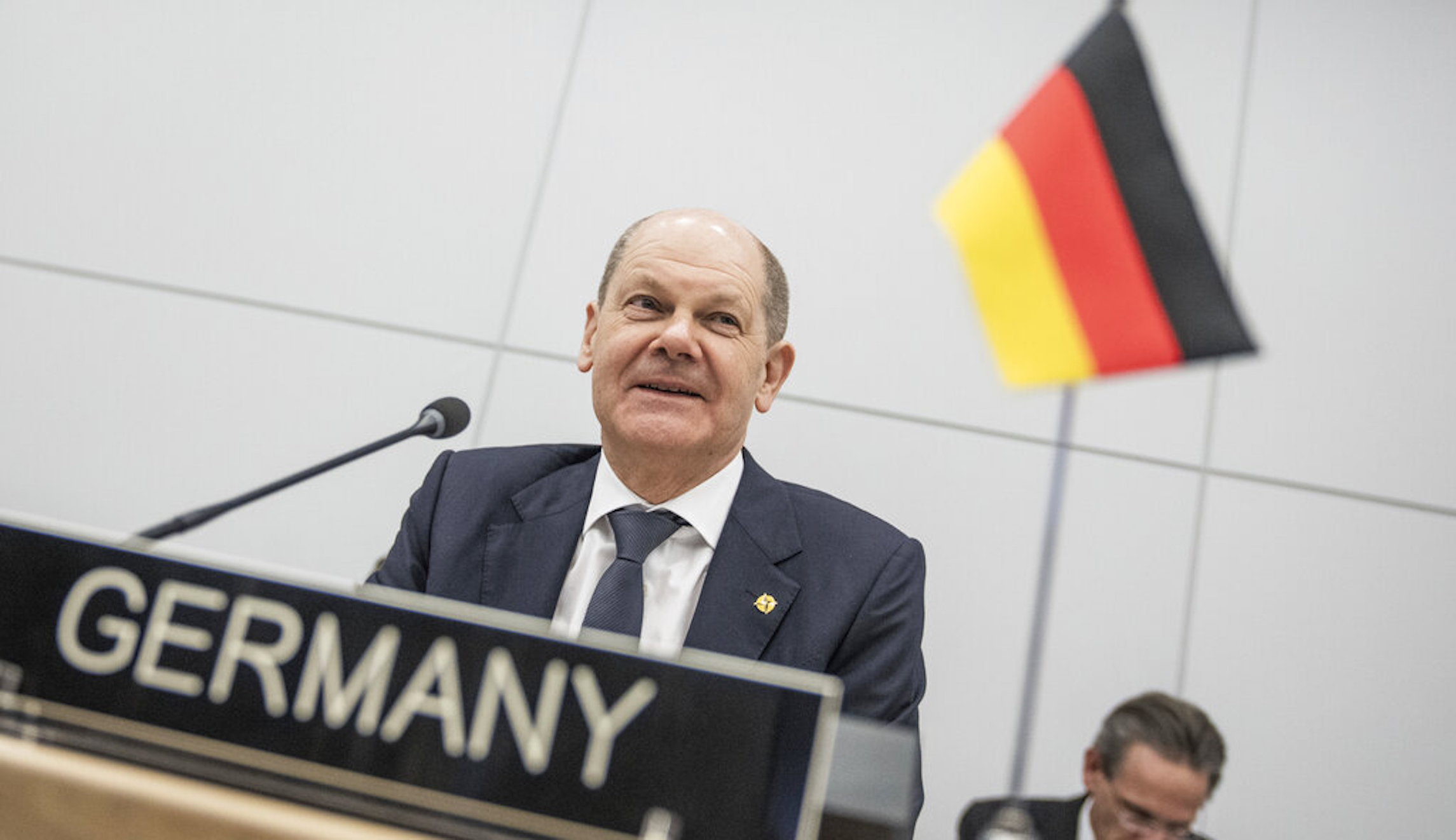 Waltzing in Beijing, Germany’s Olaf Scholz plays US for a fool