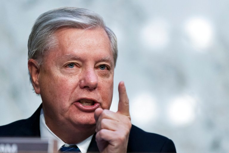 Lindsey Graham predicts riots if Trump is prosecuted over classified documents