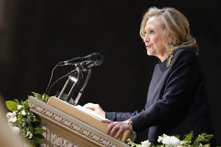 Hillary Clinton to present award at Smithsonian’s ‘Portrait of a Nation’ gala