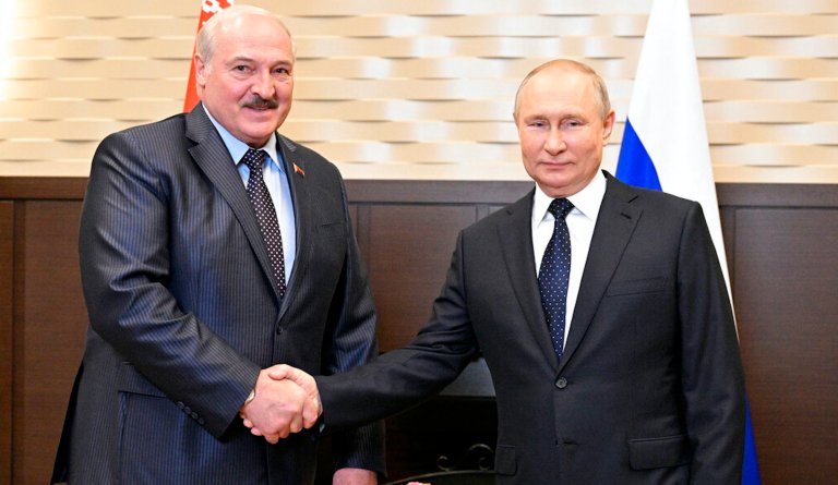 Belarus buys nuclear-capable missiles from Russia amid military moves