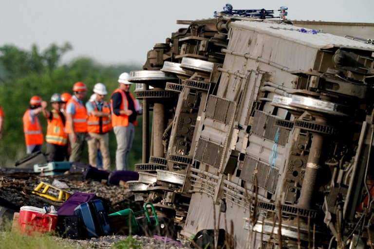 Death toll rises to four in Missouri Amtrak derailment