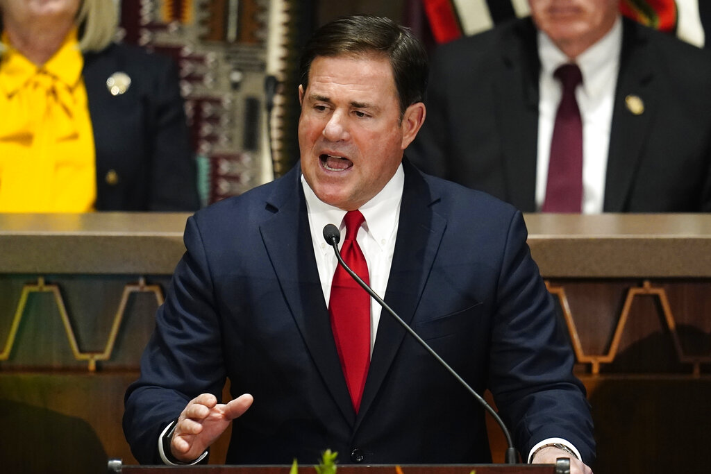 Arizona governor signs bill to ban public from videotaping police within 8 feet