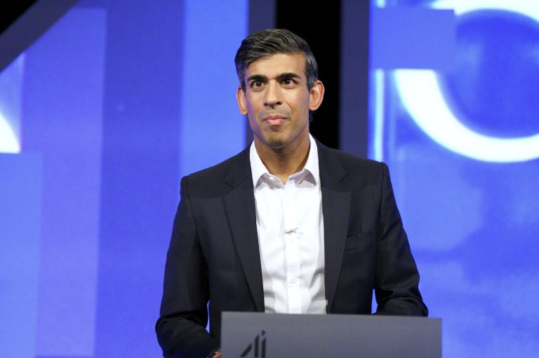 Rishi Sunak holds lead in UK prime minister race heading into final vote