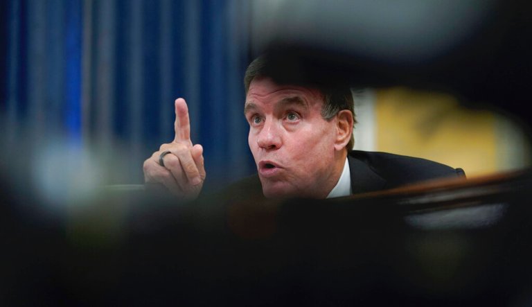 Warner calls for DOJ’s Trump records investigation to ‘proceed without interference’