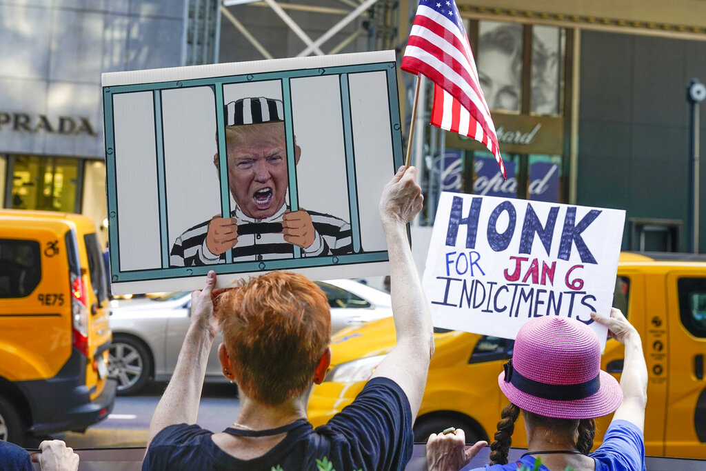 SEE IT: Anti-Trump protesters gather outside NYC tower after FBI raid
