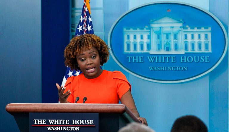 White House denies knowledge and avoids questions on Trump investigation