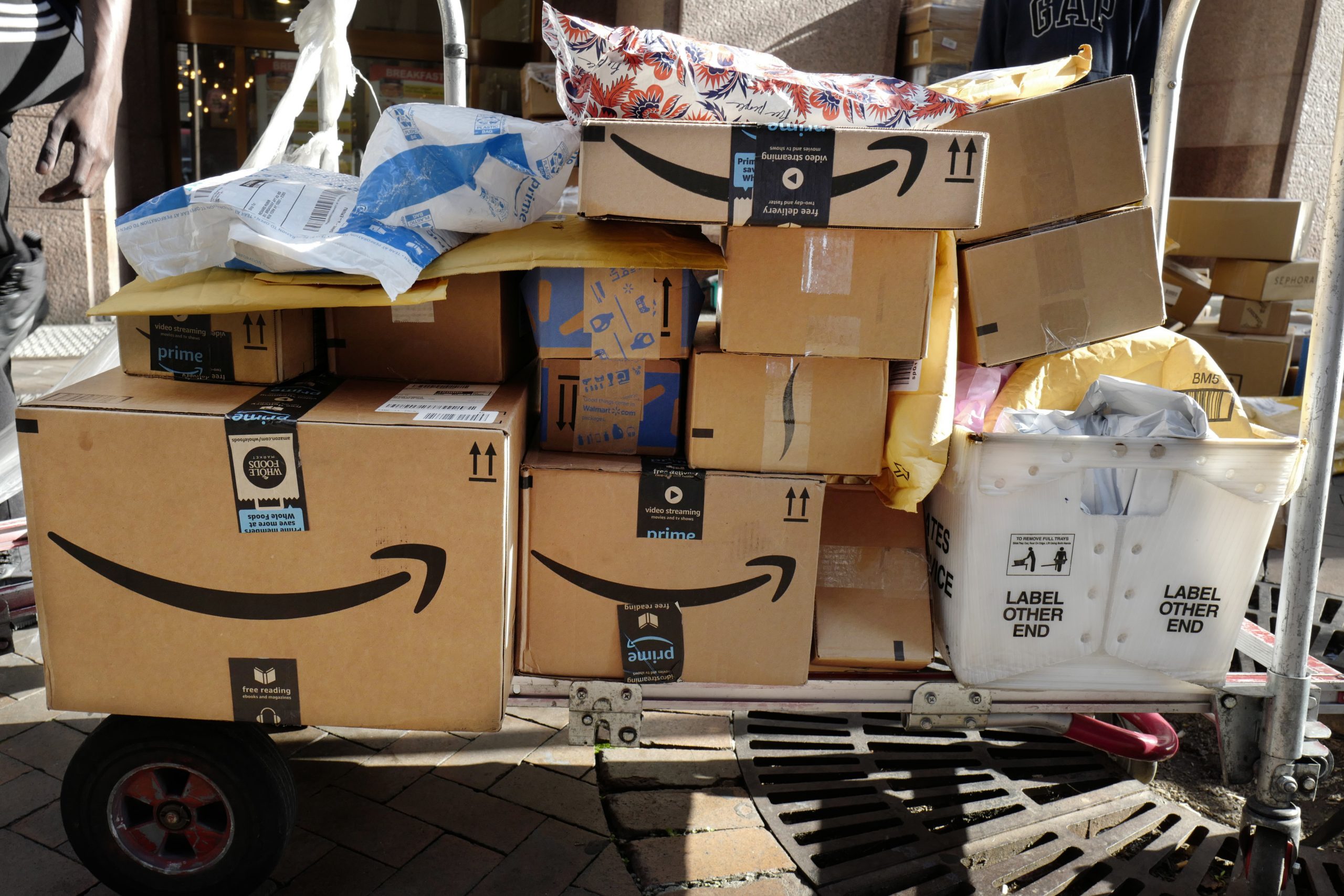 Judge orders Amazon to cease retaliating against employees for labor activism