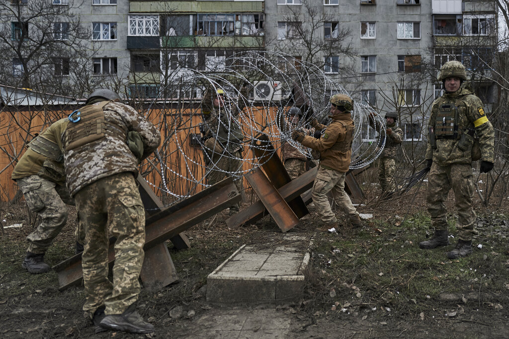 Ukraine aims for February peace summit as Russian attacks and threats continue