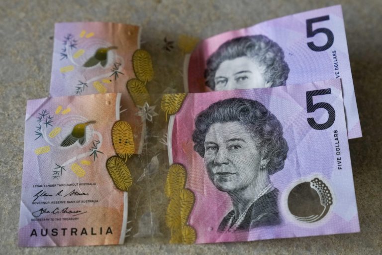 Australia removing British monarch from bank notes