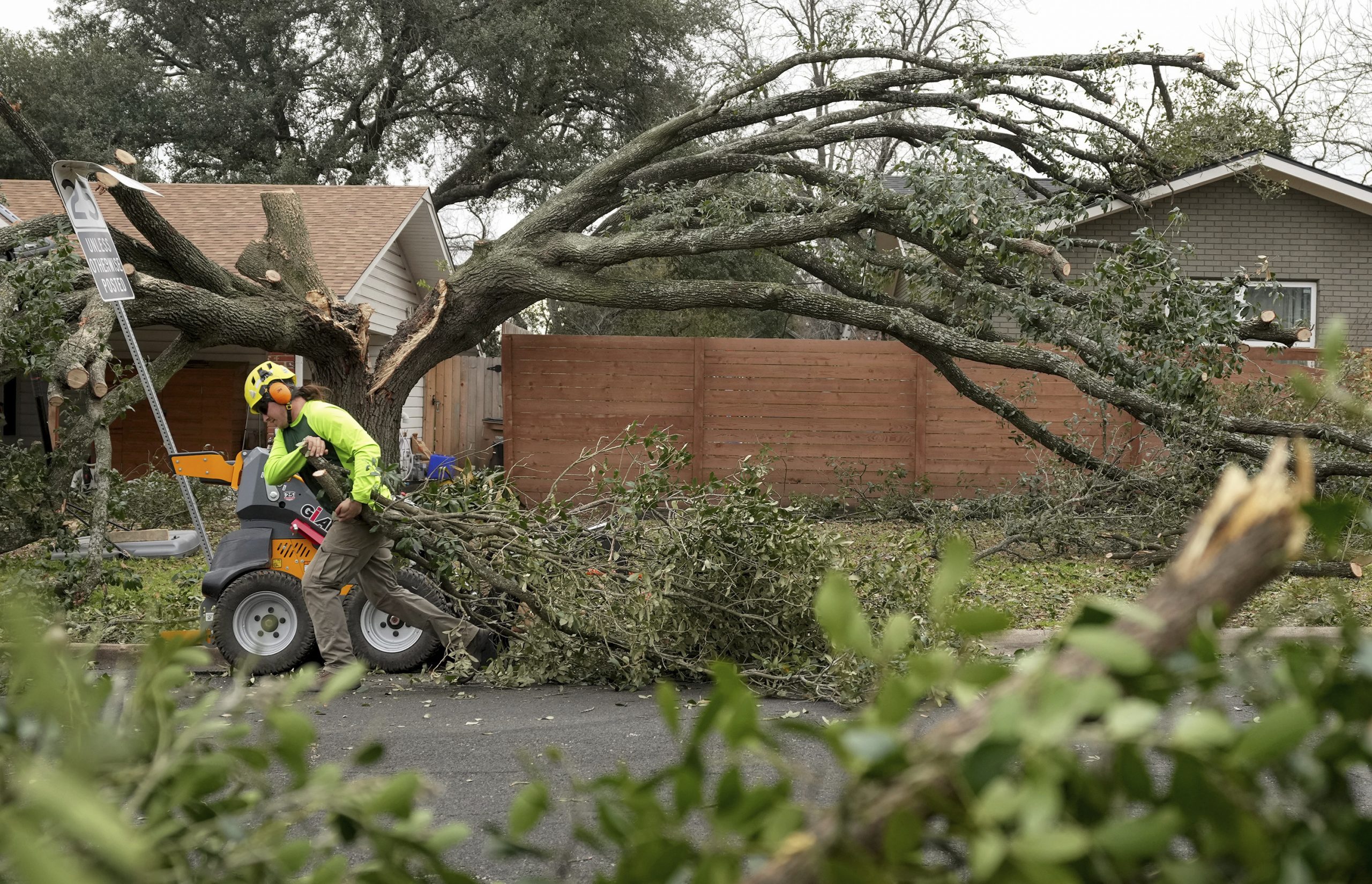 Thousands of Texans told they won’t get power back until the end of the week