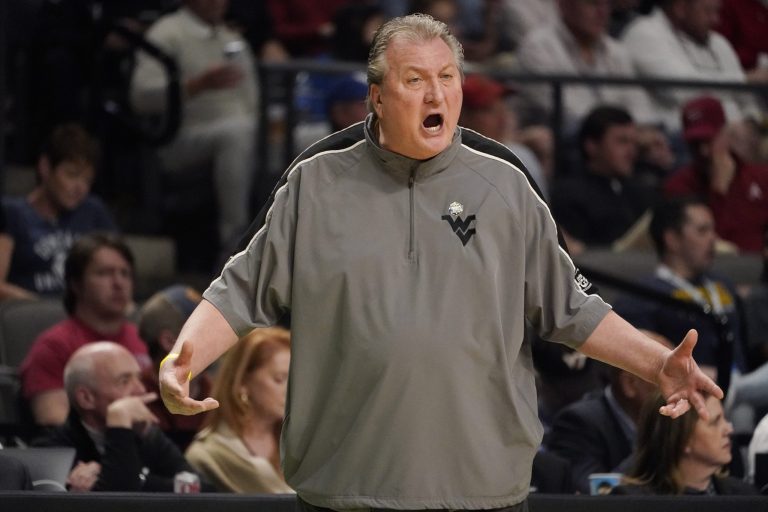West Virginia basketball coach makes apology for anti-gay comment