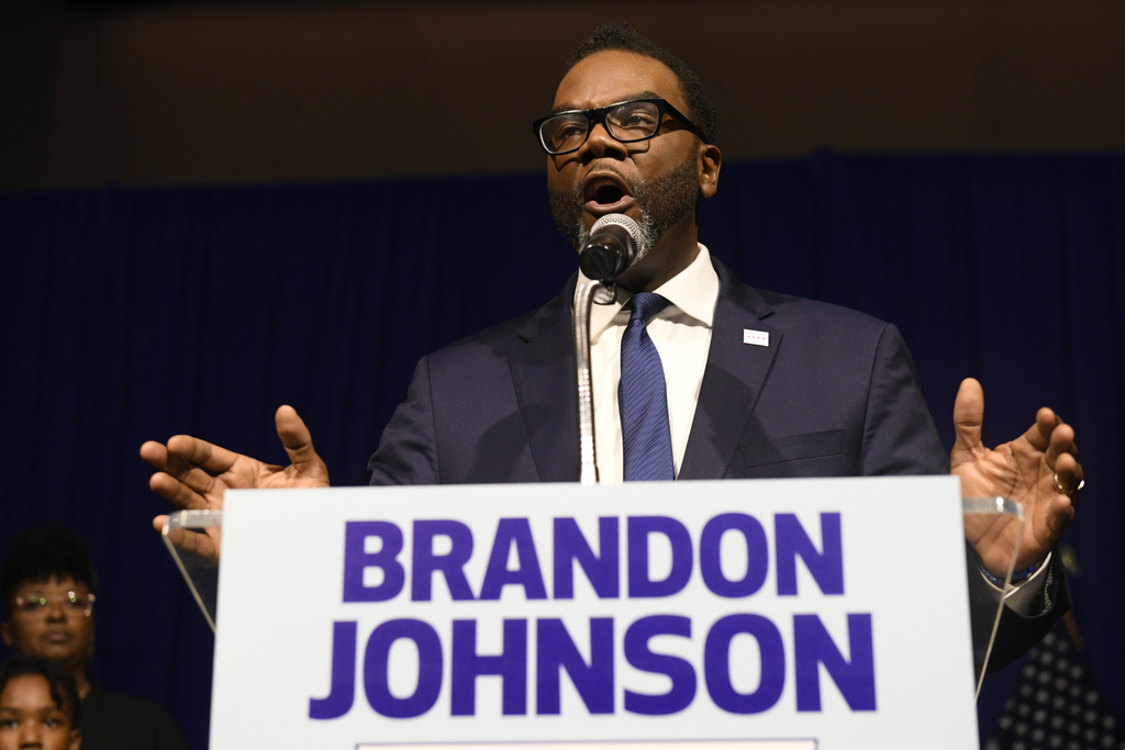 Chicago Mayor Brandon Johnson makes excuses for looting teens … again