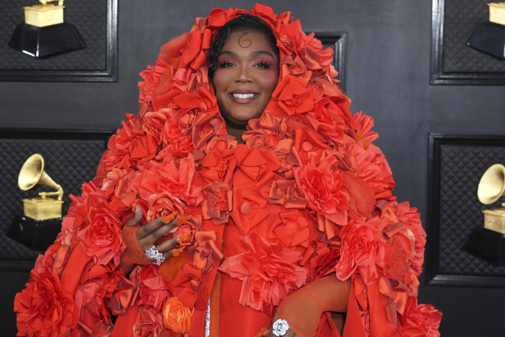 Lizzo pushes back on Tennessee ban and performs with 20 drag queens
