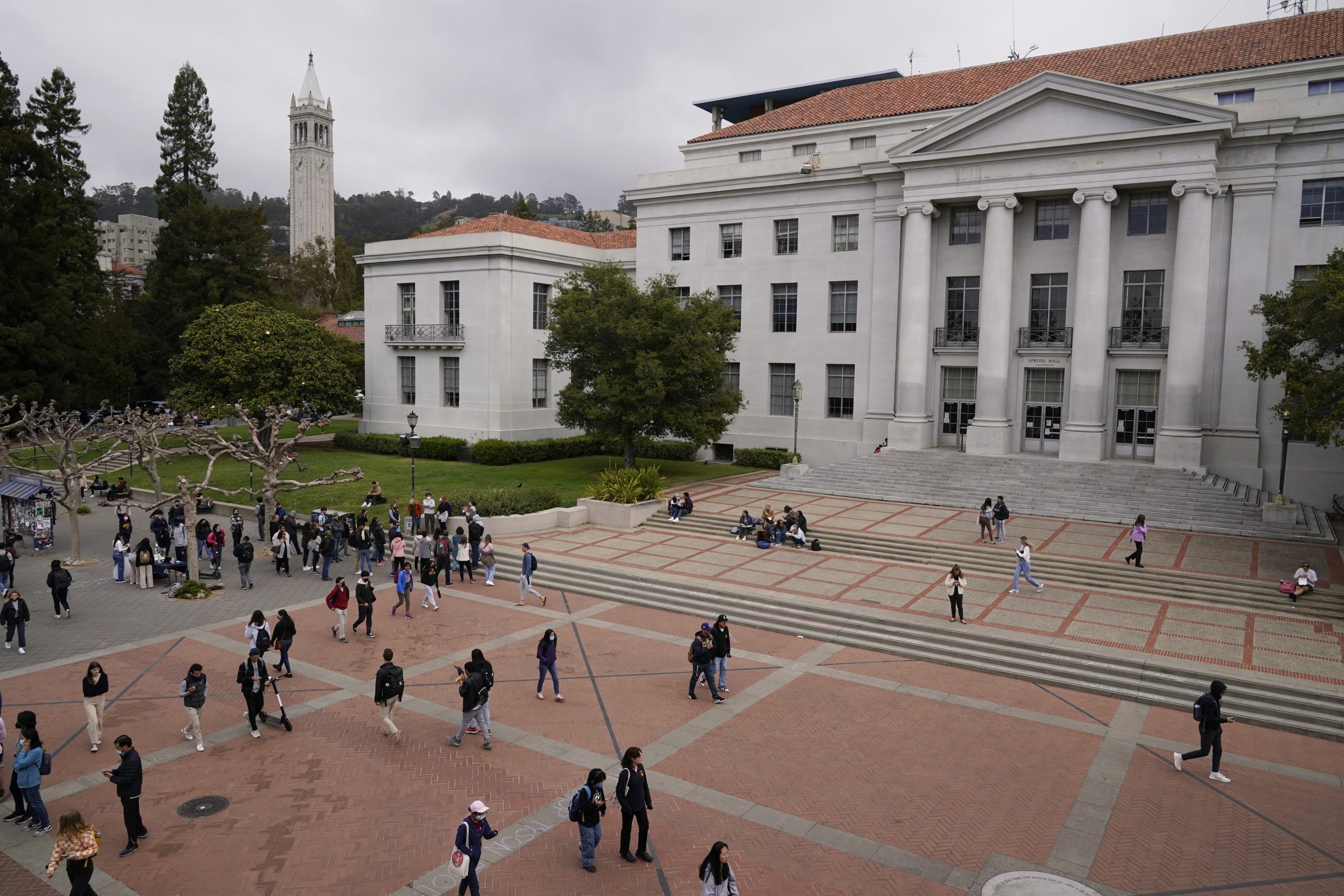 University of California to look at hiring undocumented students, openly skirting Reagan law