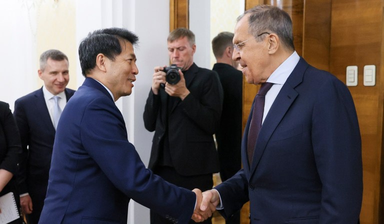 China embarrasses France by pushing pro-Moscow Ukraine peace deal