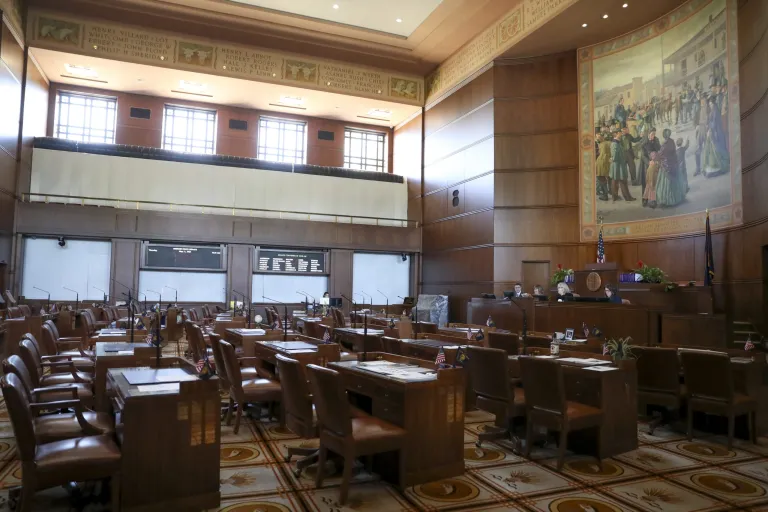 Oregon voters could set elected officials’ salaries with new ballot measure